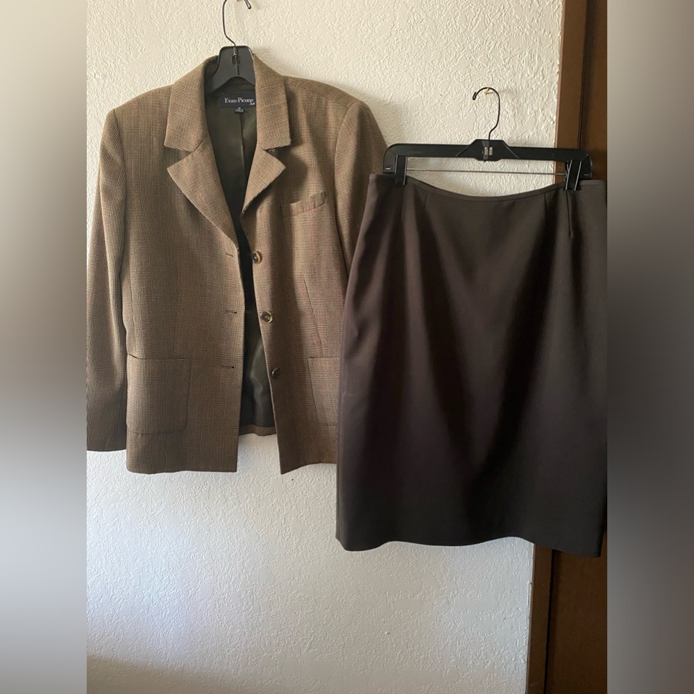 Ladies Skirt Suits Size 14